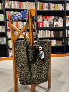 Leopard Print Canvas Shoulder Bag Female 2024 Fall and Winter New Arrival Large Capacity Totes Student Party Work Clothing Lazy Style Bag