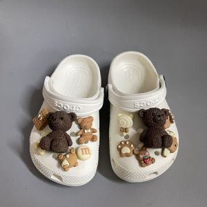 (Tặng 10 Sticker) Dép Sục Crocs Classic Màu Trắng+ Sticker Víp Cho Bé Gái . Sản Phẩm Cao Cấp Nhựa Không Mùi . Trống Trơn Trượt.