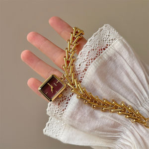 IEKE Angora Red Luxury Square Watch Womens Bracelet Pendant Fashionable Metal Band Quartz Movement 0ATM Waterproof Ladies Wristwatch