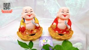 Tượng phật di lặc ngồi đài hoa sen cầm quạt năng lượng mặt trời - TỎI CÁT TƯỜNG