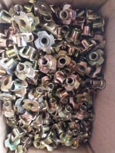 100 Pcs mur tanam t nut M6 mur tanam cakar furnituremur tanam kayu 6mili 6mm baut 10 m6 nut MUR cakar M6 TEE NUT M6 X M6×10 MUR bok FURNITURE KNOCKDOWN SPEKER SEPEKER DIAMETER UNTUK BAUT M6x10 Mur tanam Cakar Tee Nut mur cakar jcbs prong Drat M6