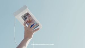 elago Waterproof Pouch กระเป๋ากันนำ้สำหรับมือถือและใส่การ์ดได้ ไปสวนน้ำหรือเล่นสงกรานต์ หมดกังวล