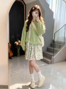 Y6Y | Bộ Đầm Áo Len Xanh Hoa Văn Trẻ Trung