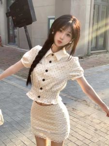 สไตล์เกาหลีฤดูร้อนหวานสั้นตุ๊กตาบานด้านบนและเอวสูงกระโปรงครึ่งตัวชุดสองชิ้นสําหรับผู้หญิง