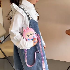 Labubu childrens coin purse cartoon cute silicone bag exquisite and versatile travel accessories crossbody bag