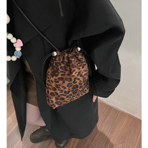 Y2K Spicy Girl Style Small Crossbody Phone Bag Leopard Print Canvas Womens Unique Design Bag Fashionable And Stylish