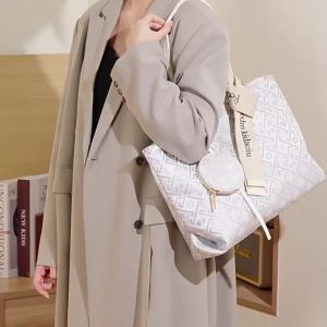 URCDN RDALVO | Traditional Style Large Capacity Shoulder Bag