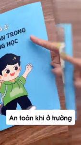 Sách: Truyện Tranh - Con Lớn Lên An Toàn!