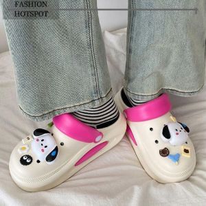 LHFriday งานปัง รองเท้าแตะแบบสวมหัวโต ผลิตจากยางวัสดุดี ทนทาน มีรูระบายอากาศ มีให้เลือกหลายสี งานสีทูโทนปังๆ ใครไม่อยากพลาดรีบจัดเลย ราคาเค้าดีมาก ฟรีตัวติดหมาน่ารักๆ