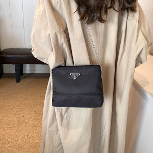 กระเป๋าสะพายไหล่สายโซ่ขนาดใหญ่สำหรับผู้หญิง 2024 กระเป๋าถือทรง Tote กระเป๋าสะพายประจำวันแบบลำลอง กระเป๋าถือแบบหนังสัมผัสเนื้อ