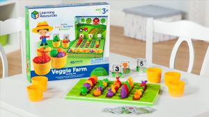 GM Kids (ของแท้ USA พร้อมส่ง 3 - 6 ขวบ) ของเล่นเสริมพัฒนาการ คณิตศาสตร์ Veggie Farm Sorting Set (Learning Resources)  SM0058