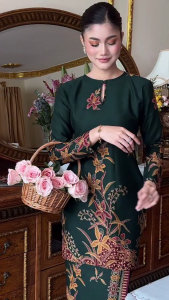 Mini Kurung Anggerik Batik Asli Batik Nyonya Majlis Nikah Sanding Dulang Girl
