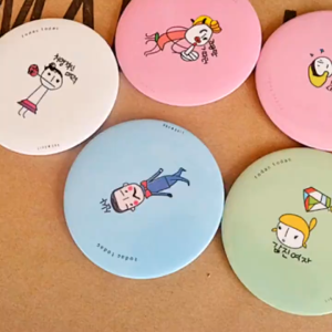 Cartoon Mini Portable Mirror Convenient Circular Hand Mirror Pocket Portable Makeup Mirror