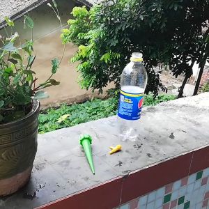 Bộ 10 đầu tưới nắp chai nhỏ giọt tự động thông minh có điều chỉnh ( tưới hoa cây cảnh )