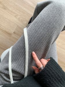 กางเกงขายาวทรงหลวมผ้าถักสำหรับผู้หญิง ทรงสลิมฟิต ทรงตรง ทรงหลวม ทรงลำลอง สีเทา ทรงหลวม ทรงสลิมฟิต ทรงหลวม ทรงลำลอง