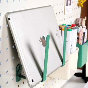 ชั้นวางของแบบติดผนังสำหรับเครื่องคอมพิวเตอร์โน้ตบุ๊กแบบมีรูขนาดใหญ่ DIY ชั้นวางของสำหรับจัดระเบียบอุปกรณ์สำนักงาน