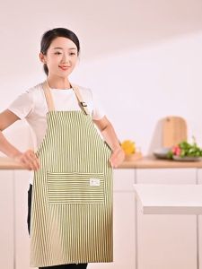 1688 Home Shop ผ้ากันเปื้อนลายทาง ผ้ากันเปื้อนในครัว ผลิตจากผ้าฝ้าย ระบายอากาศได้ดี ไม่อับชื้น มีกระเป๋าด้านหน้า ผ้านอนุมัติ กันน้ำ กันฝุ