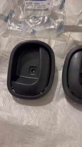 1 cái tay mở trong huyndai trago 15 tấn mã 82330 7A001 hàng theo xe