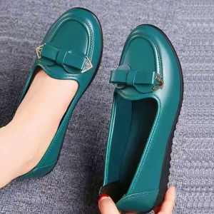 Comfortable Soft Bottom Shoes Womens Work Shoes Slip-On Flat Heel Anti-Slip Leather Shoes for Standing All Day Autumn Style