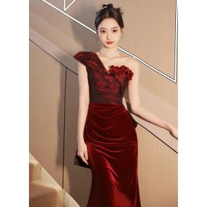 Red Velvet Fish Tail Wedding Dress for Engagement And Return Home Ceremony Long Evening Gown with Zipper Backless Style