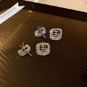 S925 Silver Needle Sparkling Chinese Character Stud Earrings Womens Unique Personality Design Fashion Jewelry Ear Accessories