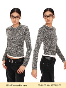 Two-toned Slub Yarn Retro Coarse Knit Round Neck Short Sweater