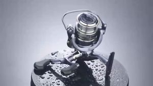 Double Rocker Metal Spinning Reel รีลหมุน Fishing Reel อัตราส่วนเกียร์ 5.2: 1 ความต้านทานสูงสุด 8 กิโลกรัม Allure Reel หัวลวดถ้วยน้ำเกลือน้ำจืด":