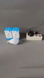 Đuôi đèn E27 điều khiển từ xa tiện lợi kèm remote bật tắt và hẹn giờ