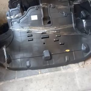 TẤM CHẮN BÙN GẦM MÁY HYUNDAI SANTAFE 2019-2021. 2022-2024