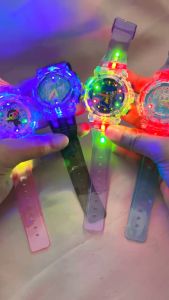 Jam Tangan Anak LED Karakter Labubu dengan Strap Resin Warna-Warni Trendy 2025