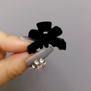 Velvet Hair Clips Princess Bangs Side Ponytail Holders Fashionable Hair Accessories Butterfly Knot Hair Grips Korean Style