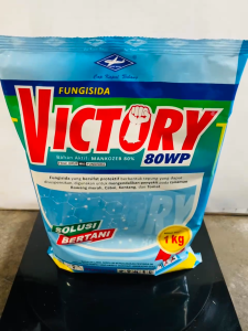 Fungisida Pengendali Jamur Busuk Daun VICTORY 80WP isi kemasan 1KG dari Cap Kapal Terbang