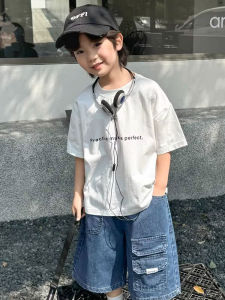 เสื้อยืดแขนสั้นผู้ชาย ลายตัวอักษร ฤดูร้อน 2025 เสื้อผ้าเด็กใหม่ ครึ่งแขน ฤดูร้อน เสื้อยืดเด็กชาย เสื้อผ้าเด็กชาย แขนสั้น