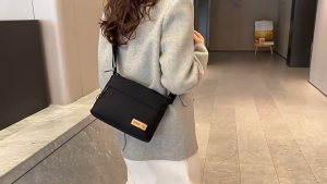 #2020 Japanese Minimalist style Crossbody Shoulder bags Women waterproof 5 zipper Ladies Sling bag For Work Bag