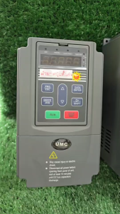 UMC อินเวอร์เตอร์ สำหรับปั้มน้ำ 1 เฟส 220V 2แรง/3แรง/5แรง