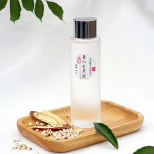 Plant-Based Hydrating Skin Toner with Licorice Extract Moisturizing Soothing for Dry Skin Relief Beauty Facial Toner Water