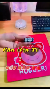 Cân sức khỏe điện tử hình gấu Hugger