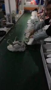 ＜1220＞  Giày Chunky Màu Đen Nữ 2024 Giày Một Lớp Đế Dày Dễ Phối Phong Cách Hàn Quốc Thoải Mái Giày Thể Thao Học Sinh Xuân Thu Mẫu Mới Sành Điệu