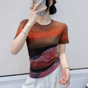 Yimei 2025 Áo Thun Tay Ngắn Lưới Cổ Chữ V in mực cổ điển cho quần áo mùa hè nữ ôm vừa và áo co giãn phong cách Châu Âu mới