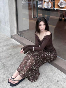CHANGTONG | Off-shoulder Top with Floral Skirt Set Spring