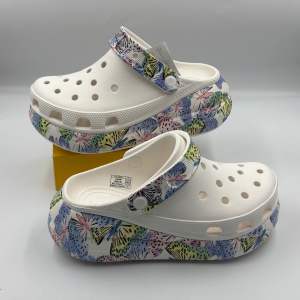 รองเท้าสำหรับผู้หญิง ส้นสูง รุ่น crush clog butterfly ขนาด M3-M7 ใส่สบาย สวย