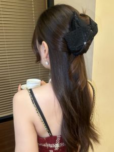 Autumn 13cm Plaid Rhinestone Shark Clip Elegant Chanels Style Retro Elegant Female 2024 New Arrival Headdress Accessible Luxury