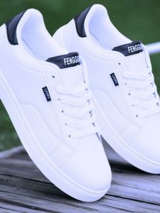 รองเท้าผ้าใบสีขาวสไตล์เกาหลีสำหรับผู้ชาย ทรงพื้นแบน ทรงต่ำ ทรงลำลอง ดีไซน์เรียบง่าย สวมใส่สบาย สำหรับนักเรียน