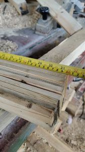 ไม้สน 1.2*5*60ซม มัด 10 ท่อน มีรอยตะปู