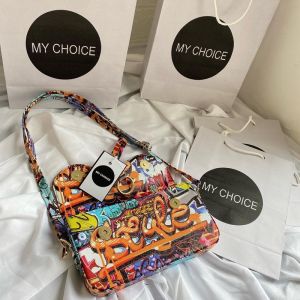 My.Choice Grafiti Phonebag / Tas Hp Mini uk. 21x12x3cm Kunci Magnet Gratis Tali Panjang
