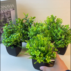 Tanaman Hias Daun Plastik Hijau Pot Hitam Dekorasi Rumah Minimalis Artificial COD PBP217