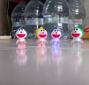 gantungan kunci doraemon led termurah accesories suvenir pernak pernik murah