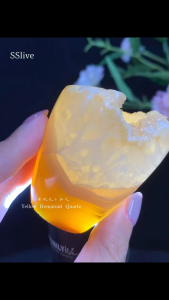 黄胶花小茶几✨ 白水晶爆花晶🌸 黄玛瑙根底👍 💁‍♀️可全透光✨ #旺旺色彩💰 #天然水晶 #黄胶花  Mini Coffee Table Style 💛 Yellow Hematoid Yellow Agate & Clear Quartz in One Piece ✨  #财位玄关都能摆放