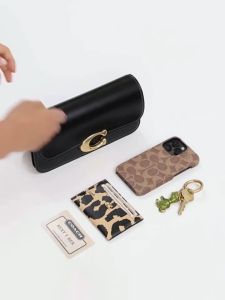 ต้นฉบับสุภาพสตรีกระเป๋าถือ IDOL กระเป๋าสี่เหลี่ยมขนาดเล็กโซ่เดียวรักถั่วบุรุษไปรษณีย์กระเป๋าถือใหม่ CP131 ขนาด: 23 * 10 * 6 ซม