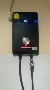 เครื่องทำน้ำอุ่น M&E ขนาด 4500วัตต์ รุ่น ME45PB สีดำ